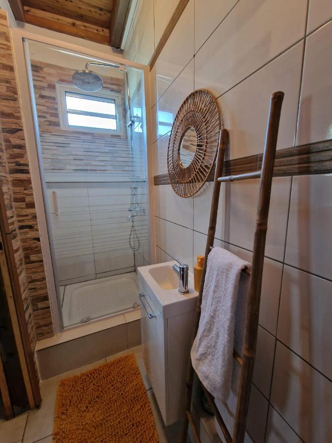 Le Cosy Bungalow De Lili / 5Min De L'Aeroport Les Abymes Ngoại thất bức ảnh